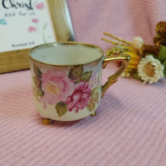 1950's Vintage Porcelain Tea Cup with 3 dainty feet, Hand Painted, Roses Design - Picture 1 of 7